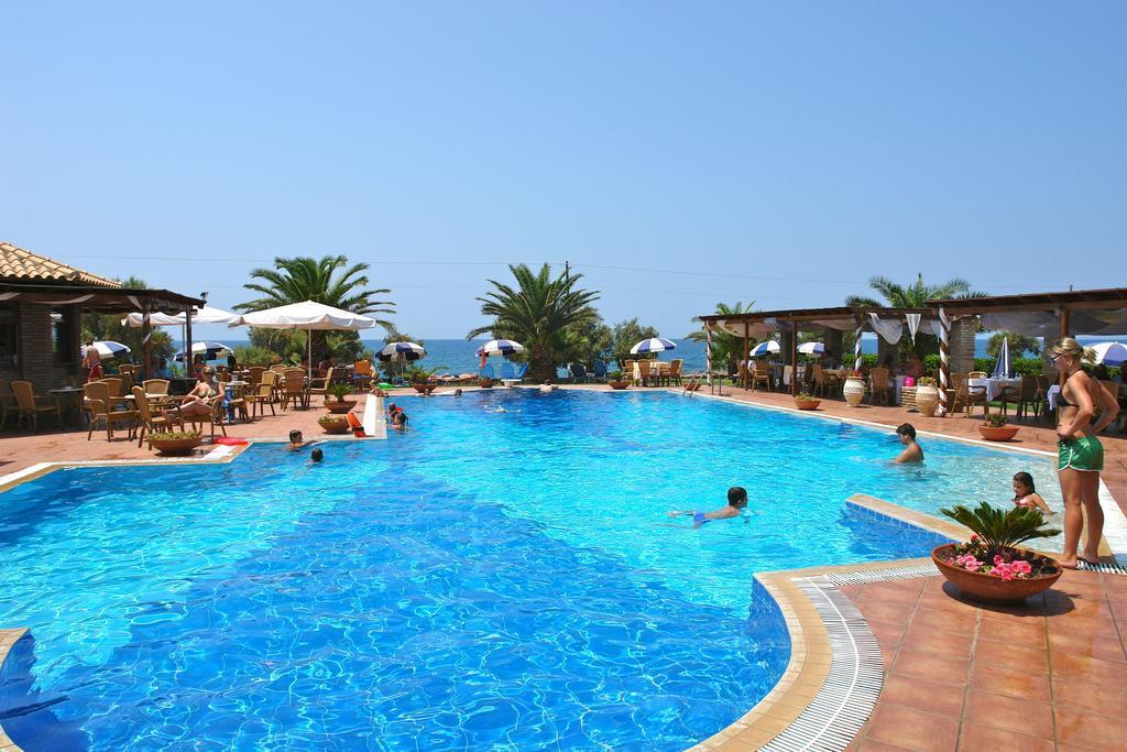 Oasis Hotel Kyparissia