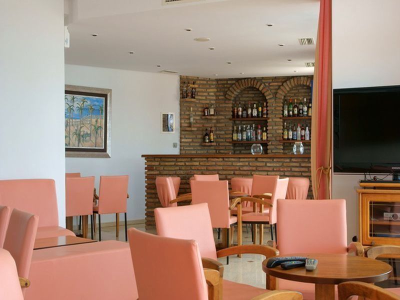 Oasis Hotel