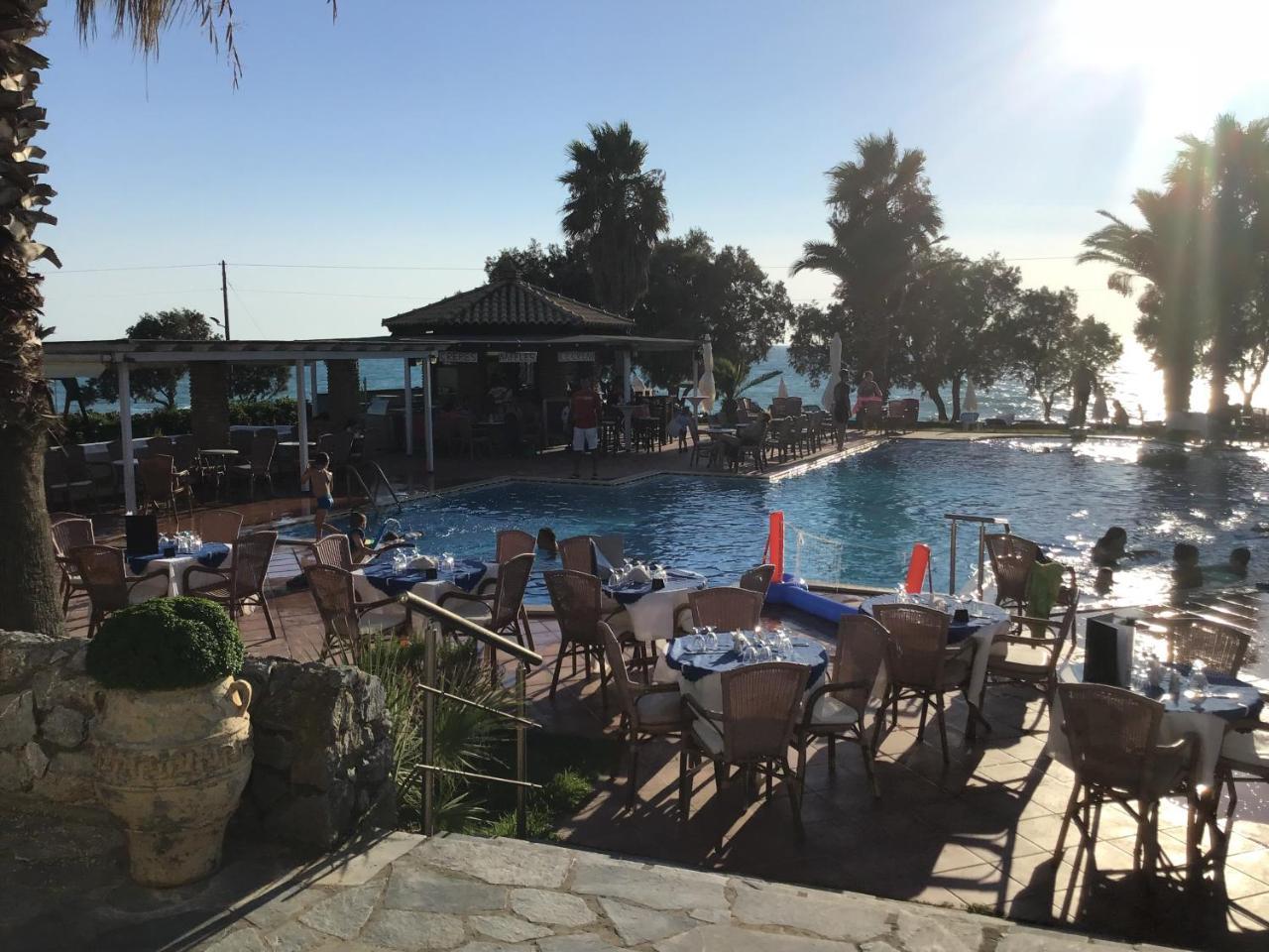 Oasis Kyparissia